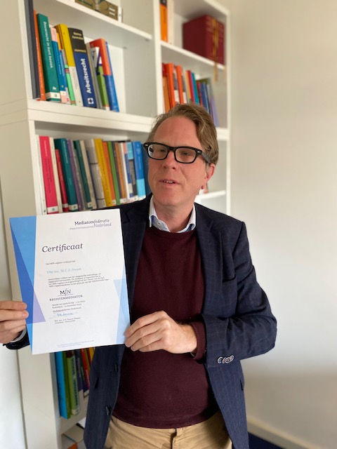 Na 25 jaar toch maar besloten het officiële papiertje te halen